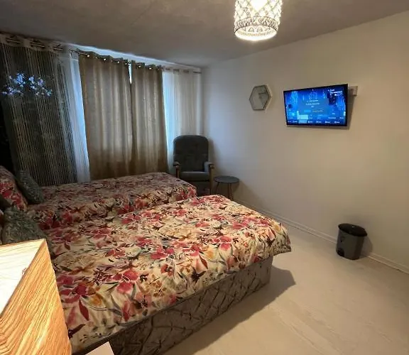 Penzion Spacious In A Flat Near Southmead Hospital Bristol