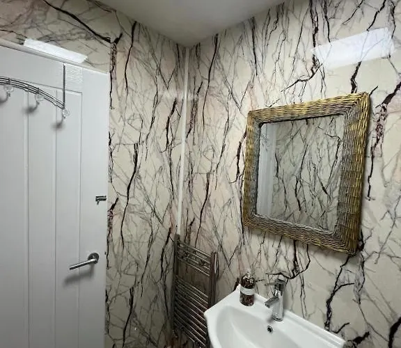 Penzion Spacious In A Flat Near Southmead Hospital Bristol