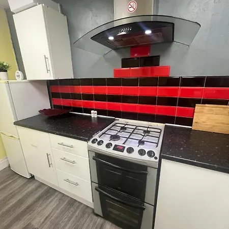 Spacious In A Flat Near Southmead Hospital 3* 布里斯托